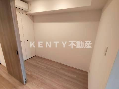 【寝室】 | ZOOM蒲田EAST | 広くて明るい寝室