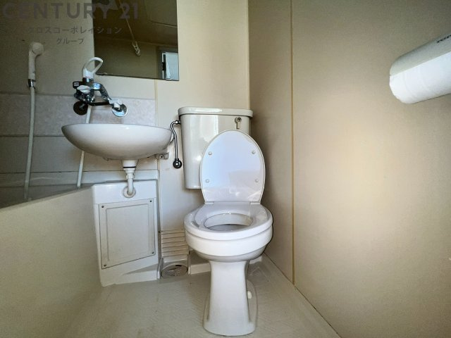 浴室内にトイレがあります☆