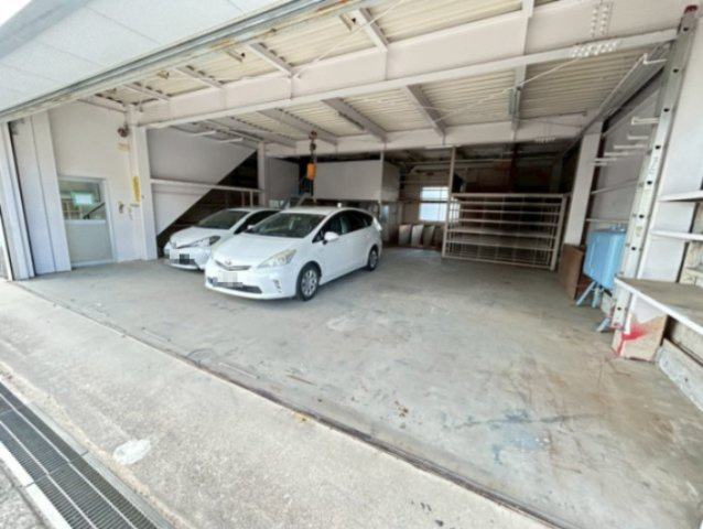 蒲郡市三谷町貸倉庫／事務所／店舗の駐車場