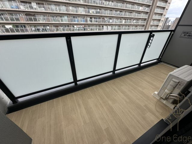 Alivis三国本町のバルコニー
