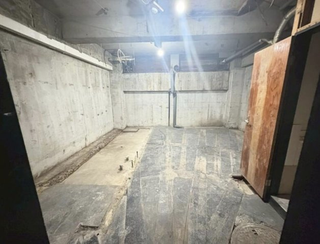 新道頓堀ビルの洋室