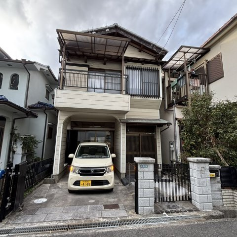 国松町戸建て車庫付