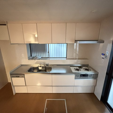 国松町戸建て車庫付のキッチン