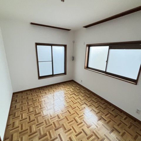 国松町戸建て車庫付の内装