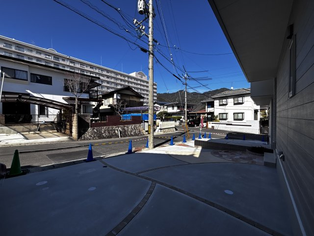 新築戸建　亀崎4丁目の前面道路含む現地写真