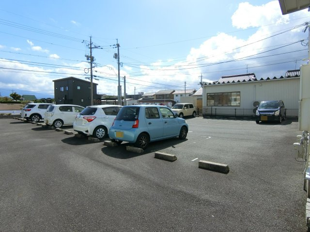 イル　マーレ　Ｂの駐車場