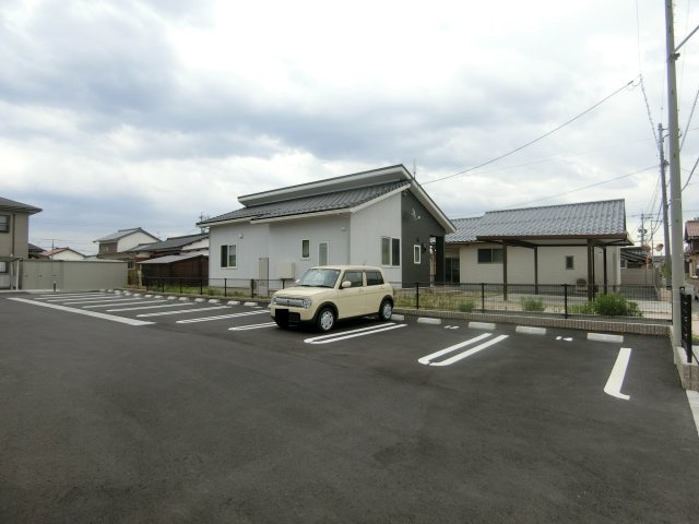 セレストブルーの駐車場