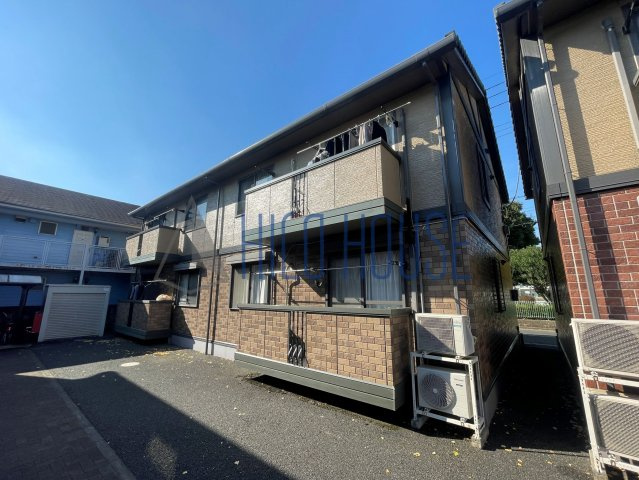 ウール クロッシェBの外観