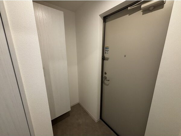 ジーメゾン清須グレイスの玄関