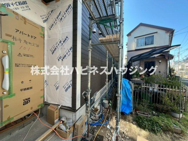柏市旭町２丁目のアパートの玄関
