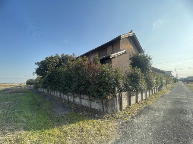 【外観】 | 羽島市堀津町売土地 | 既存建物の外観です。