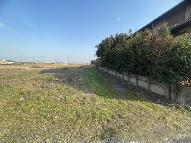 【周辺】 | 羽島市堀津町売土地 | 北側は田となります。埋立後の空き地となっており農転後に資材置き場、駐車場として利用できます。セットでのご購入可となります。約２７０坪