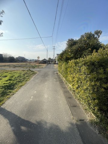 【周辺】 | 羽島市堀津町売土地 | 南側の道路で2項道路となります。