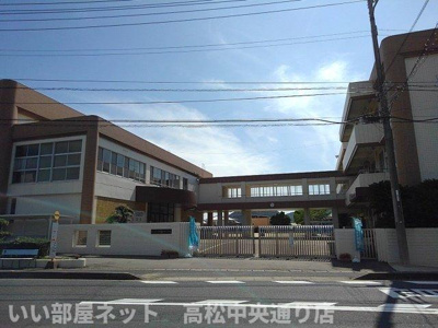 【周辺】 | ラフレシールＢ | まんのう町立四条小学校まで1500m