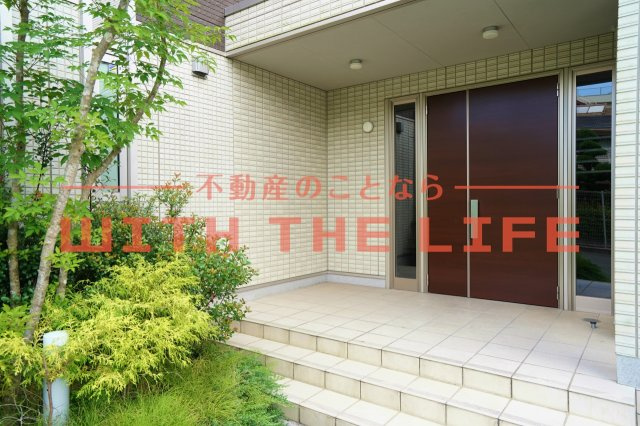 ブルームメゾン【キャッシュバック対象】のエントランス|ゆとりのあるエントランスです