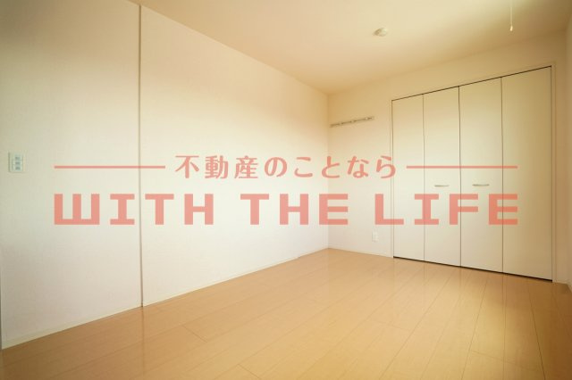 ブルームメゾン【キャッシュバック対象】の寝室|広くて明るい寝室