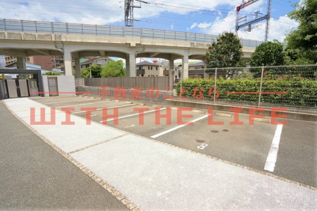 ブルームメゾン【キャッシュバック対象】の駐車場