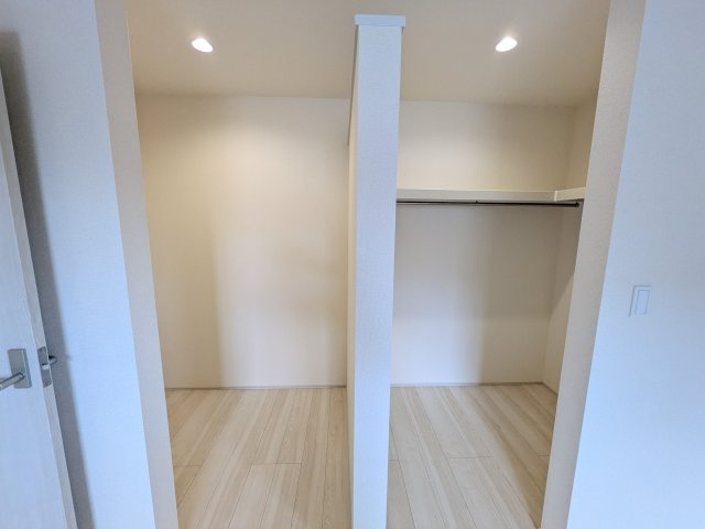 第2　土浦市並木　新築戸建　3号棟の収納|衣類や季節ものバッグ、帽子などの小物もまとめて収納できる広々としたウォークインクローゼット♪