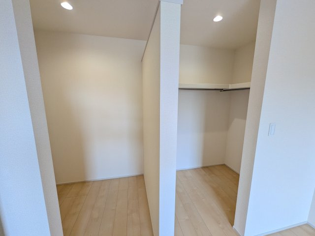 第2　土浦市並木　新築戸建　2号棟の収納|衣類や季節ものバッグ、帽子などの小物もまとめて収納できる広々としたウォークインクローゼット♪