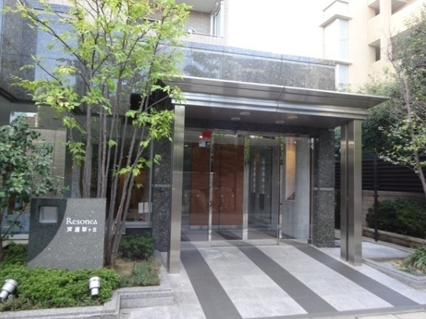 レゾネア芦屋翠ヶ丘のエントランス