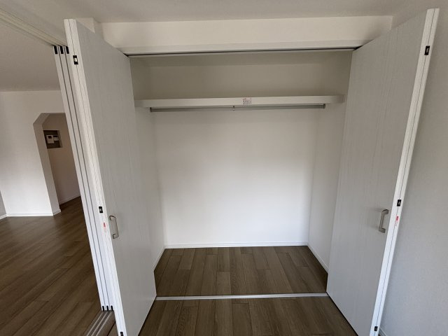 各部屋に収納が備えついております