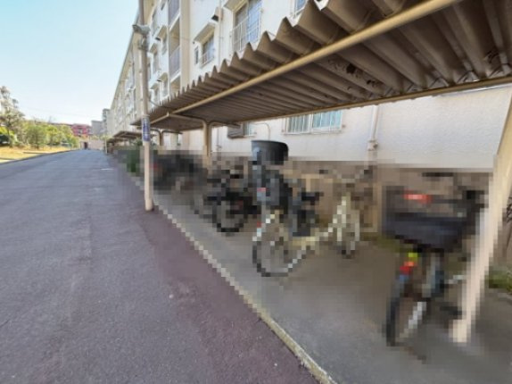 自転車・バイク置場です