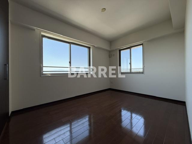 ジオ千里桃山台2番館の洋室