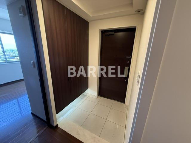 ジオ千里桃山台2番館の玄関