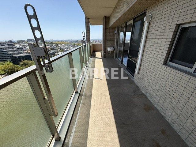 ジオ千里桃山台2番館のバルコニー