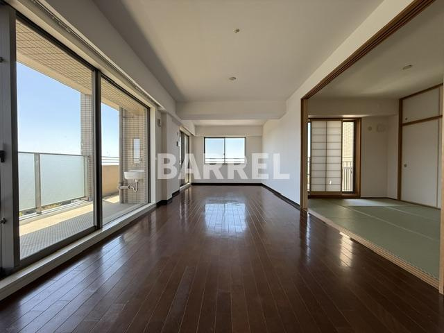 ジオ千里桃山台2番館の居間・リビング