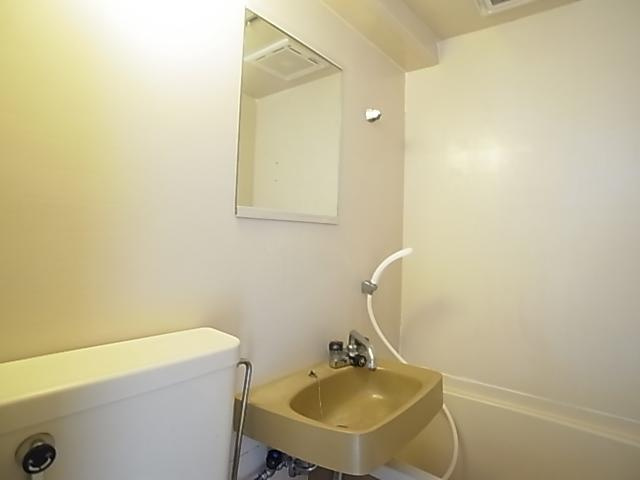 マンションみやけの洗面所