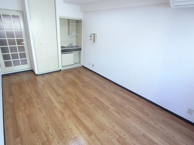 ライオンズマンション神戸花隈の洋室