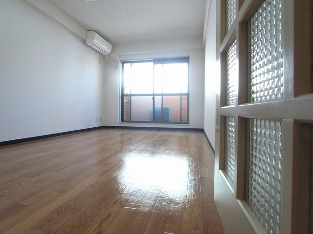 ライオンズマンション神戸花隈の居間・リビング