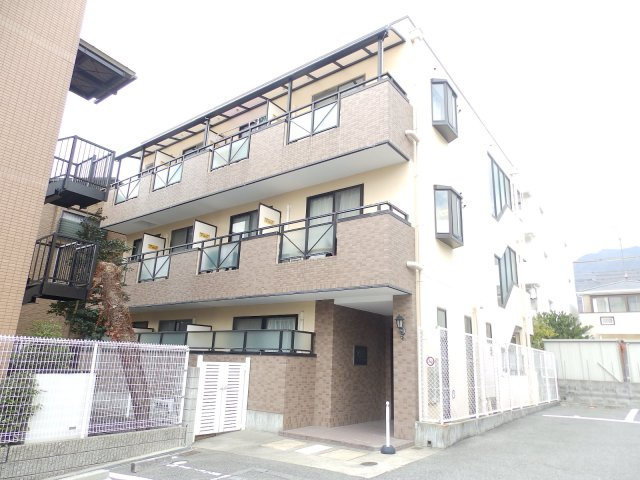 VILLA WEST ROKKO(ヴィラ・ウエスト・六甲)