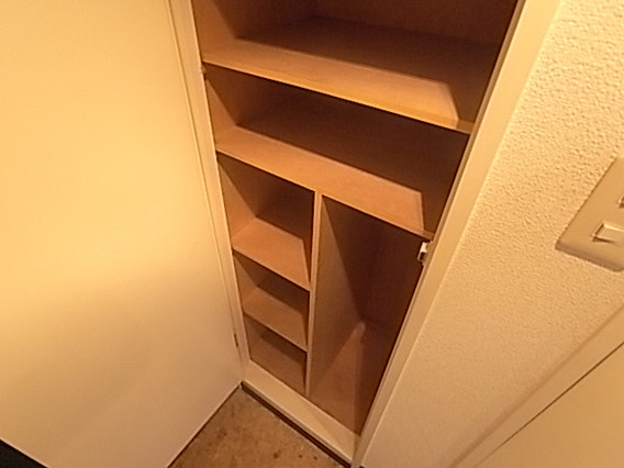 フローラル神戸の玄関