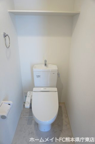 熊本市東区花立６丁目の賃貸マンションのトイレ