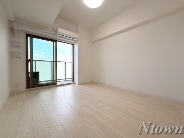 【居間・リビング】 | ディアレイシャス名古屋太閤通Ⅳ | ゆったり過ごせる居間です