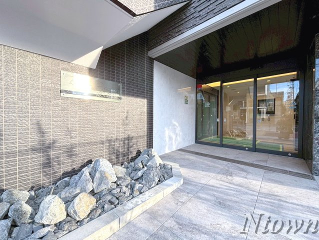 【エントランス】 | ディアレイシャス名古屋太閤通Ⅳ | 落ち着いたエントランスです