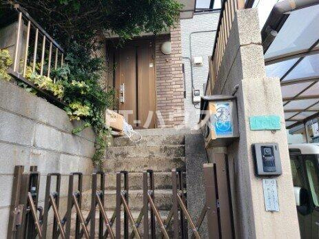 芝山５丁目戸建のエントランス