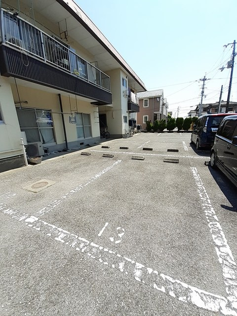 鈴江アパートの駐車場|駐車場