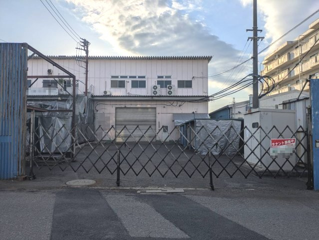 横浜市鶴見区獅子ケ谷２丁目の倉庫