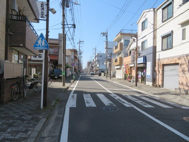 横浜市鶴見区汐入町１丁目の倉庫の周辺