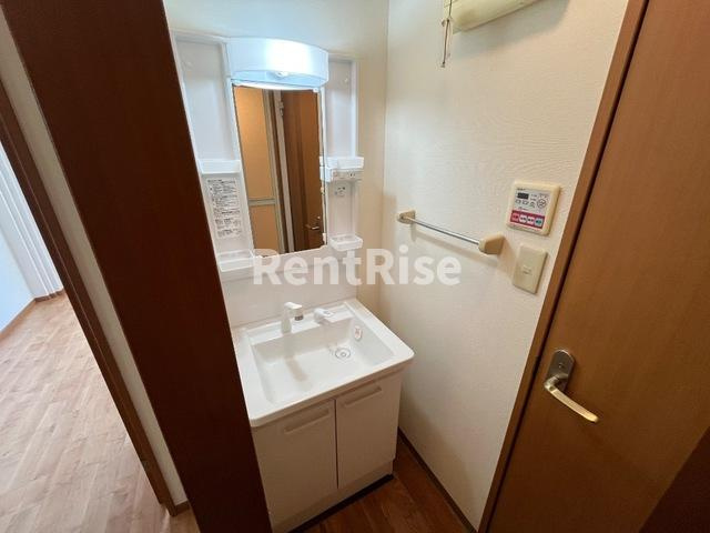 ブルージュの独立洗面台|洗髪洗面化粧台