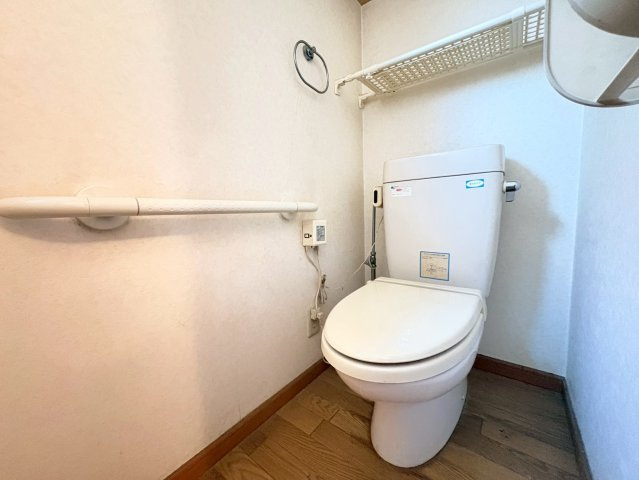 さいたま市南区松本４丁目　中古住宅のトイレ