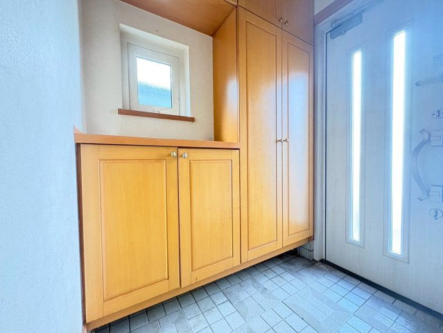 さいたま市南区松本４丁目　中古住宅の玄関