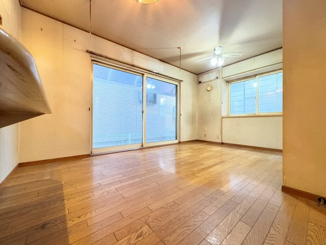 さいたま市南区松本４丁目　中古住宅の居間・リビング