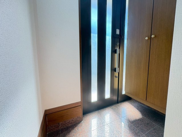 さいたま市浦和区木崎５丁目　中古住宅の玄関