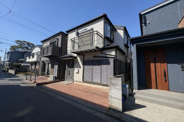 さいたま市浦和区木崎５丁目　中古住宅の前面道路含む現地写真