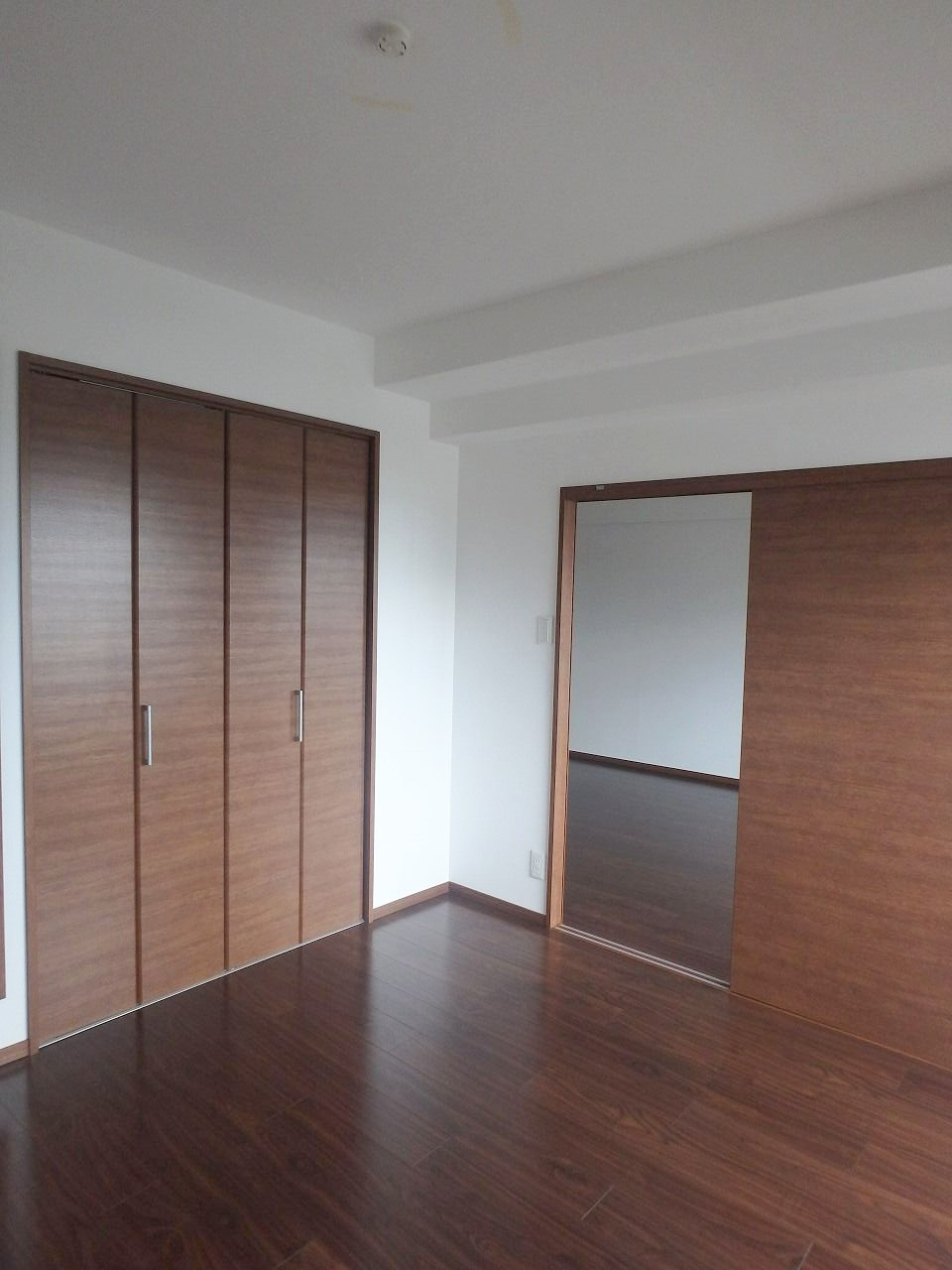 すかる通東の寝室|風通しも良い寝室です☆