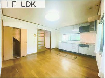 JR嵯峨嵐山駅徒歩8分／4LDK／駐車1台可のその他|開放感のあるリビングスペース。ダイニングとの動線も良く使いやすい間取りです。